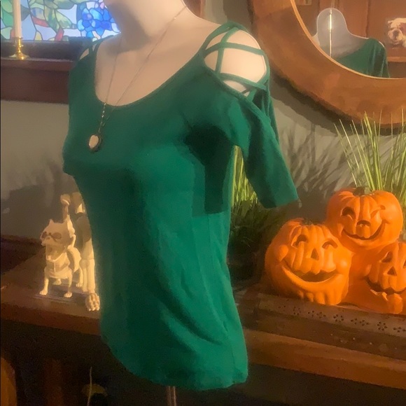 AMBIANCE GREEN FITTED TOP SIZE SMALL - Picture 2 of 4
